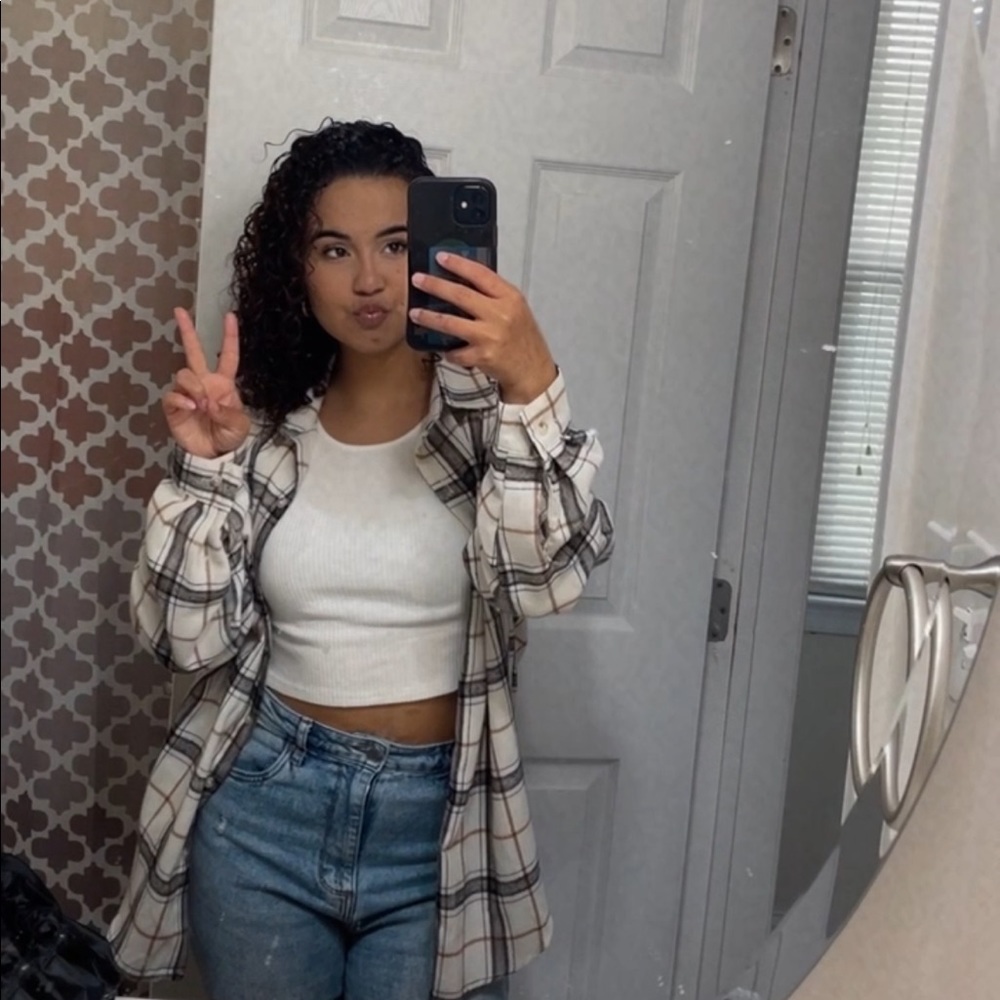 Meet your Posher, Gabriella